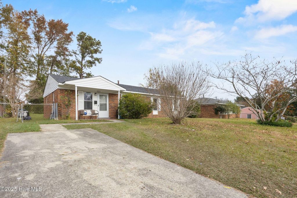 Photo of 2911 Spaulding Drive, Wilmington, NC 28405 (MLS # 100541005)