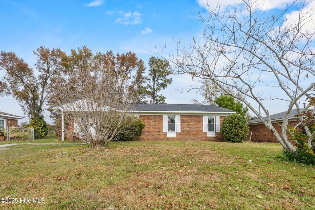 Photo of 2911 Spaulding Drive, Wilmington, NC 28405 (MLS # 100541005)