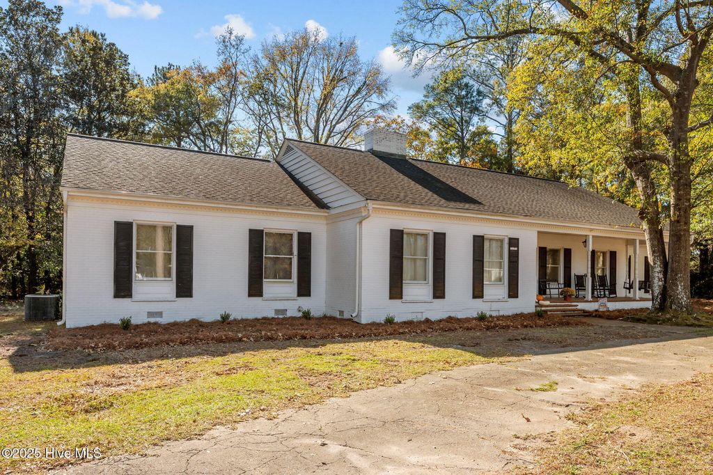 Photo of 264 Mccotter Drive, Grifton, NC 28530 (MLS # 100542329)