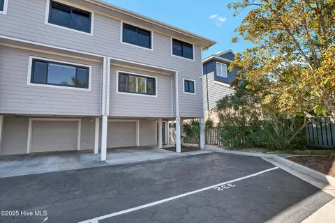 MLS: 100494963