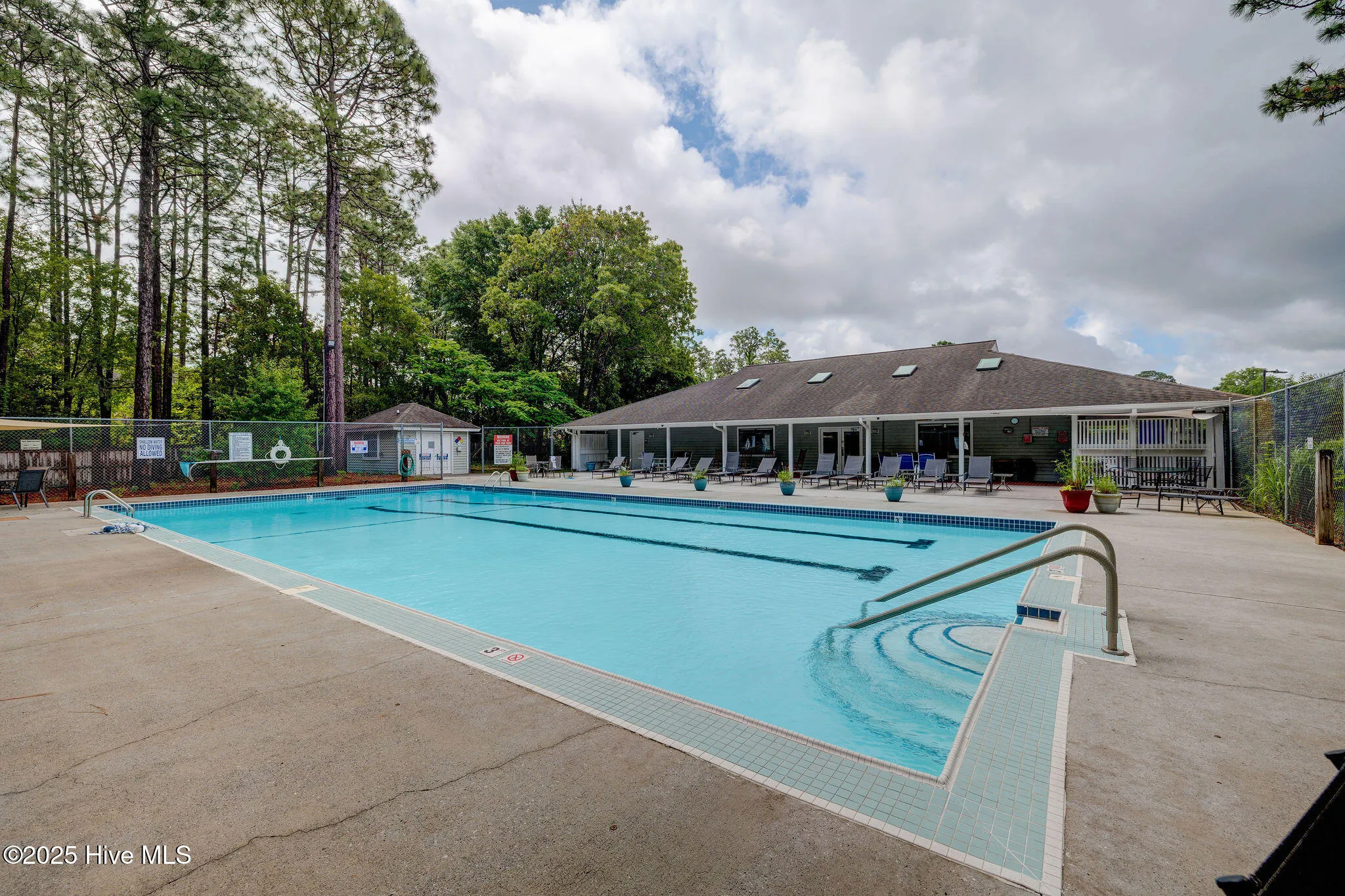 Wilmington, North Carolina 28405, United States, 3 Bedrooms Bedrooms, ,2 BathroomsBathrooms,Residential,Pending,156099