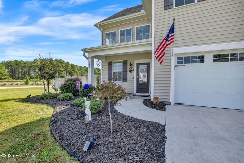 Photo of 226 River Oats Court, Holly Ridge, NC 28445 (MLS # 100532056)