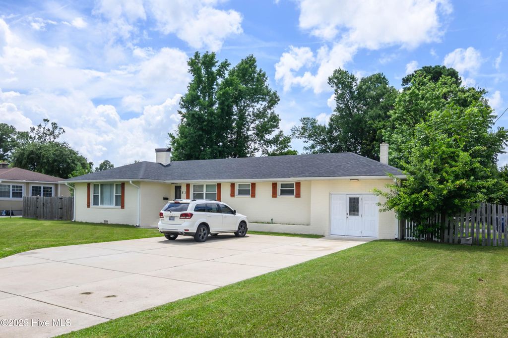 Photo of 813 Henderson Drive, Jacksonville, NC 28540 (MLS # 100522082)