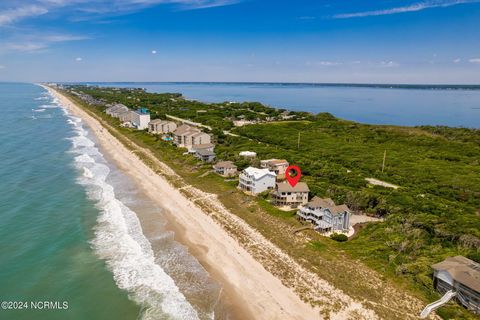 A home in Pine Knoll Shores