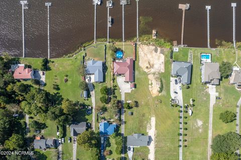 A home in Sneads Ferry