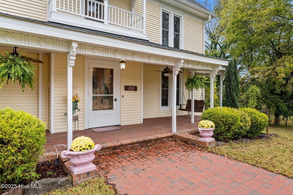 Photo of 208 W Barrett Street, Carthage, NC 28327 (MLS # 100538047)