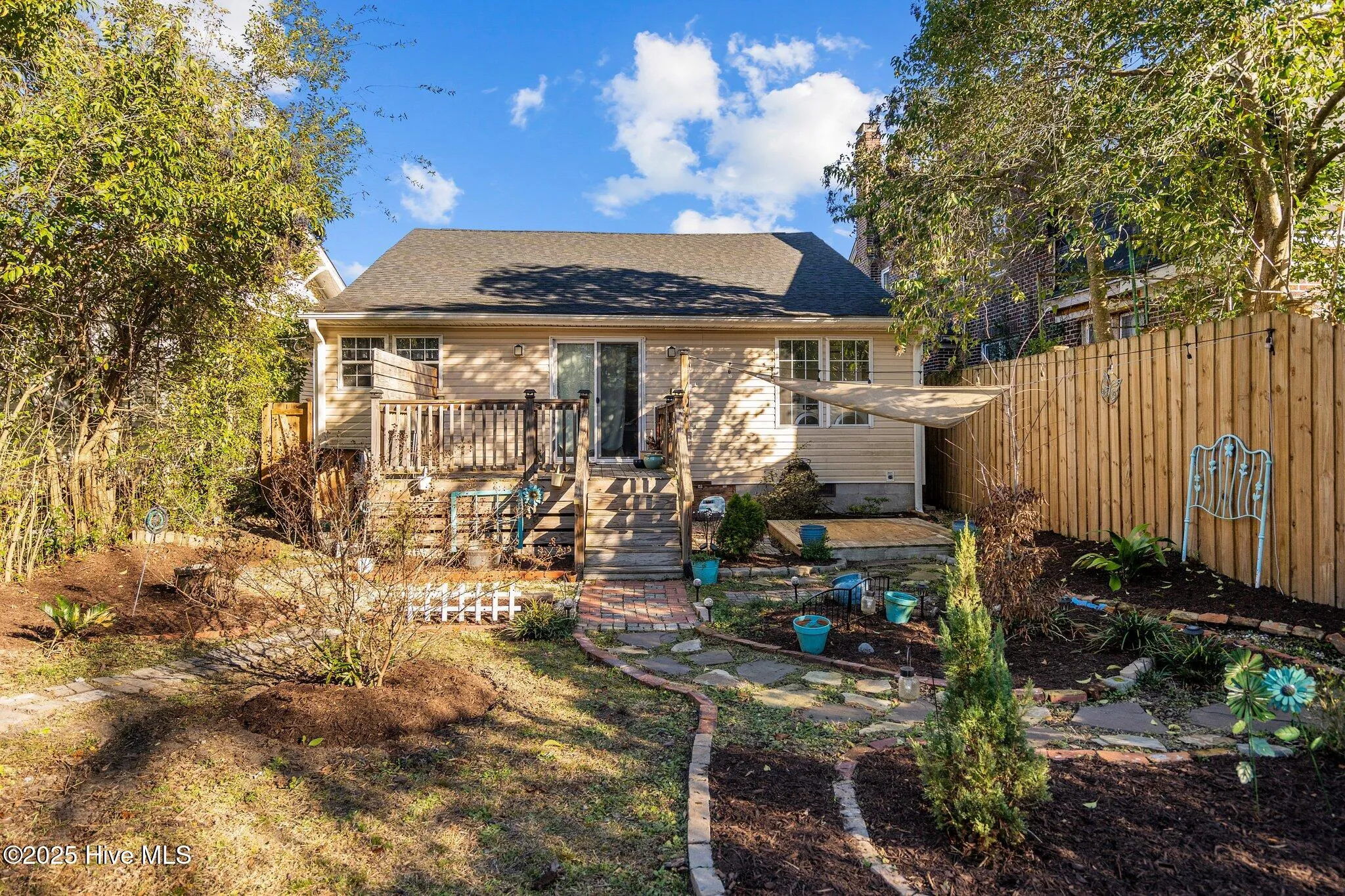 Wilmington, North Carolina 28401, United States, 2 Bedrooms Bedrooms, ,2 BathroomsBathrooms,Residential,Active,22509