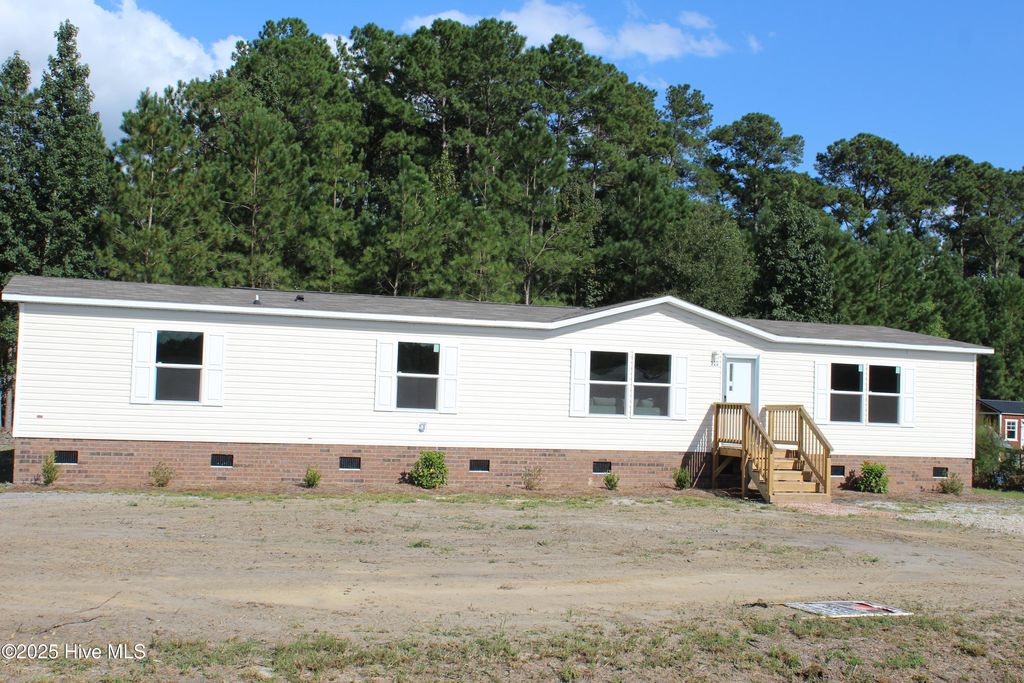 Photo of 225 Mewborn Drive, Richlands, NC 28574 (MLS # 100508179)