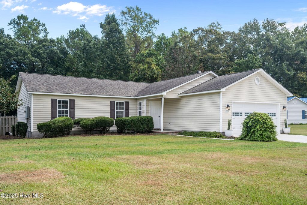 Photo of 307 Gaston Court, Jacksonville, NC 28540 (MLS # 100533042)