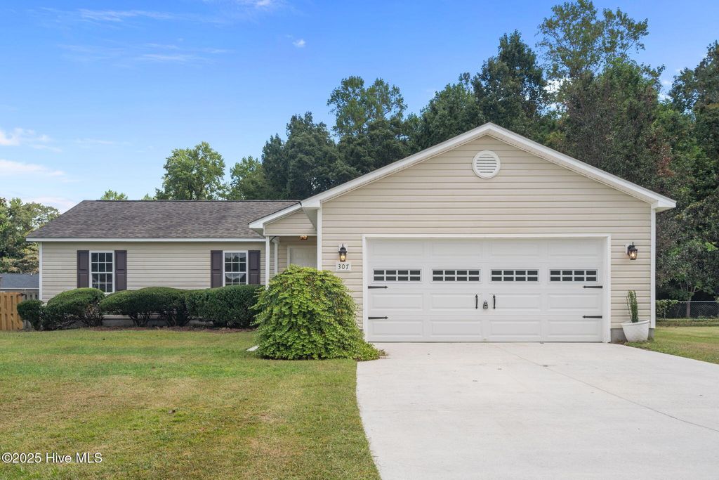 Photo of 307 Gaston Court, Jacksonville, NC 28540 (MLS # 100533042)