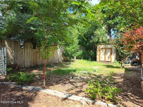 Photo of 613 Fullwood Street, Wilmington, NC 28401 (MLS # 100528483)