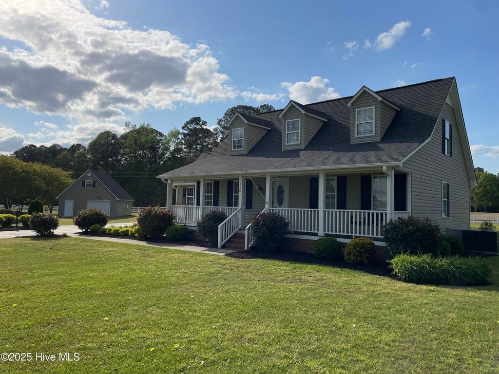 Photo of 260 Lake Point Lane, Clinton, NC 28328 (MLS # 100528194)