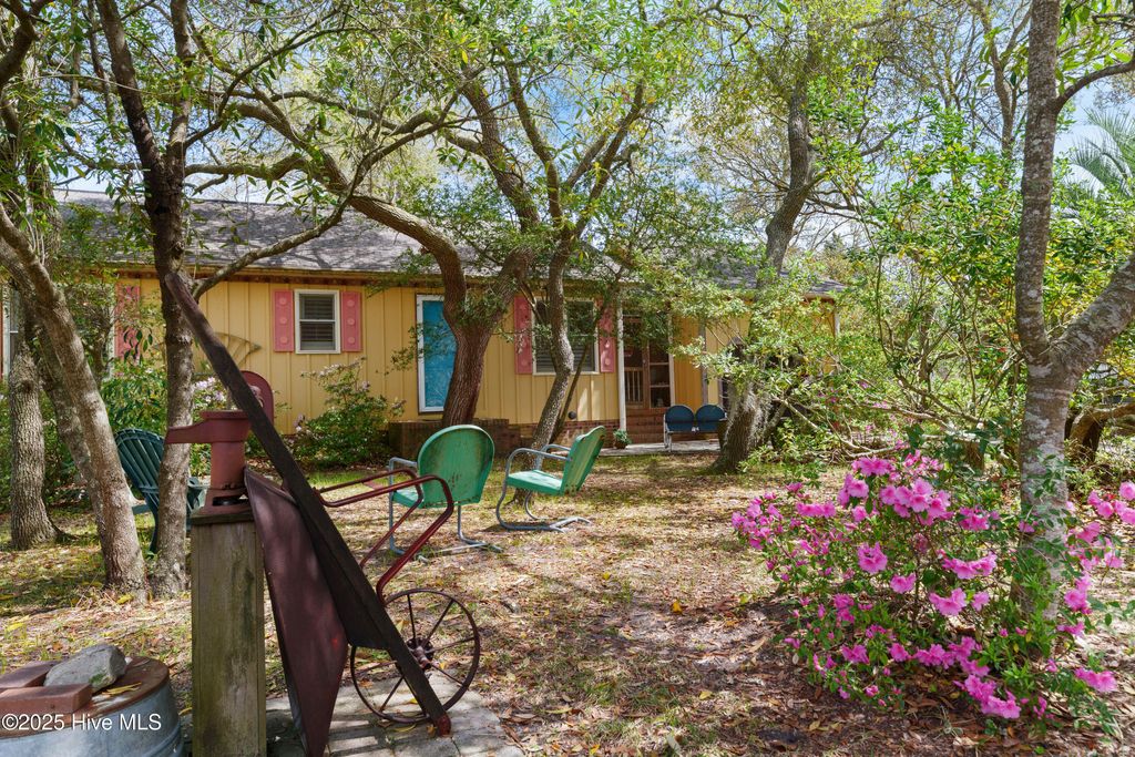 Photo of 226 NE 41st Street, Oak Island, NC 28465 (MLS # 100499658)