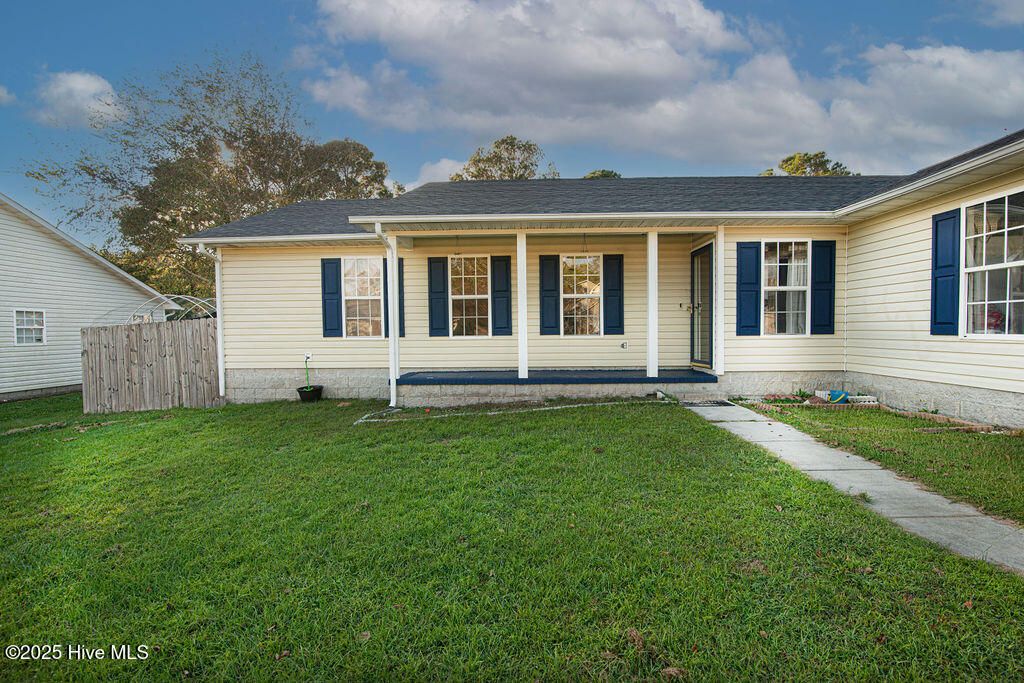 Photo of 304 Carlisle Court, Jacksonville, NC 28540 (MLS # 100537381)