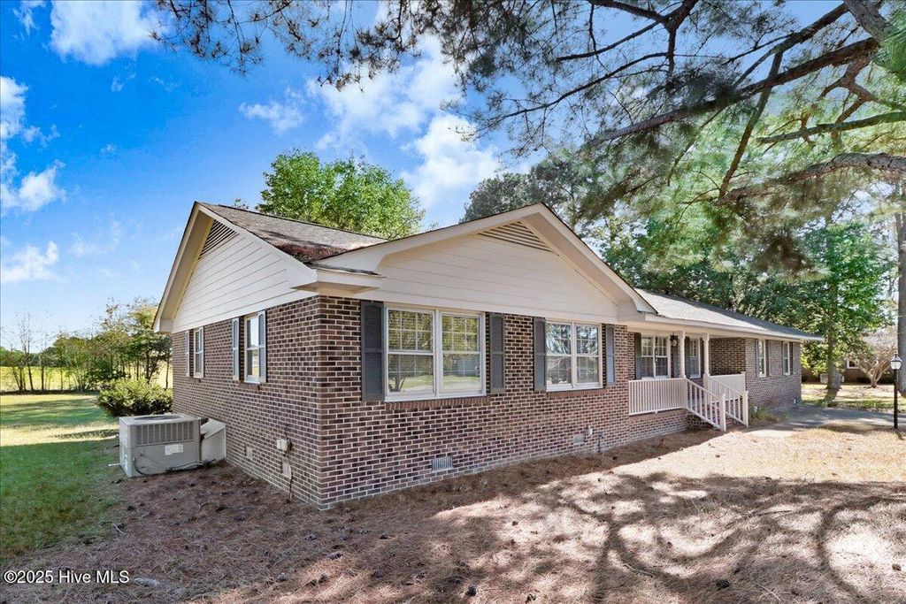 Photo of 302 Knollwood Drive, Selma, NC 27576 (MLS # 100537280)