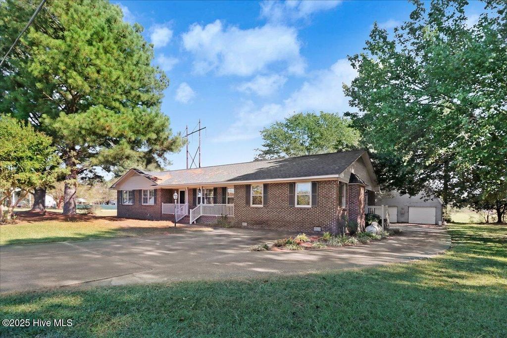 Photo of 302 Knollwood Drive, Selma, NC 27576 (MLS # 100537280)