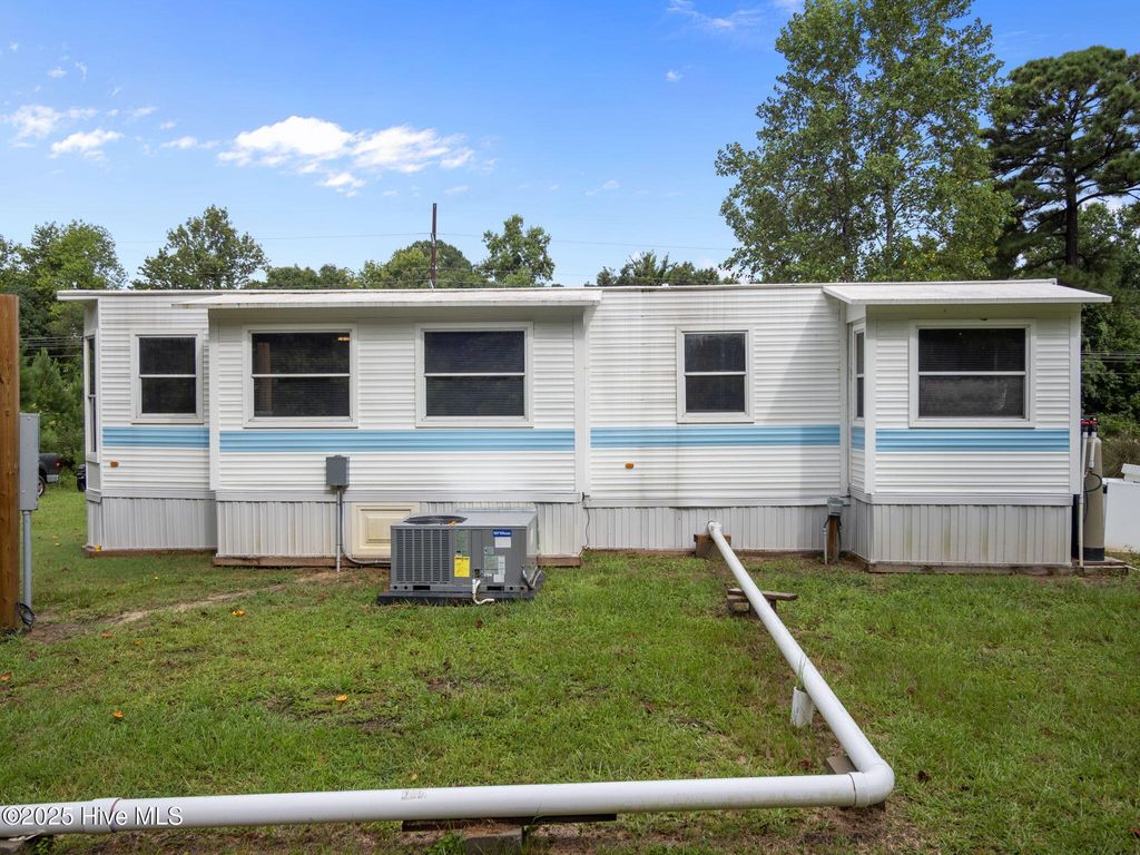 Photo of 160 Blue Heron Road, Hubert, NC 28539 (MLS # 100525082)