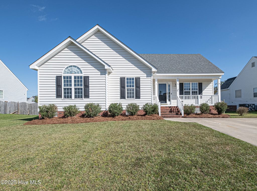 Photo of 2812 Camille Drive, Winterville, NC 28590 (MLS # 100535456)