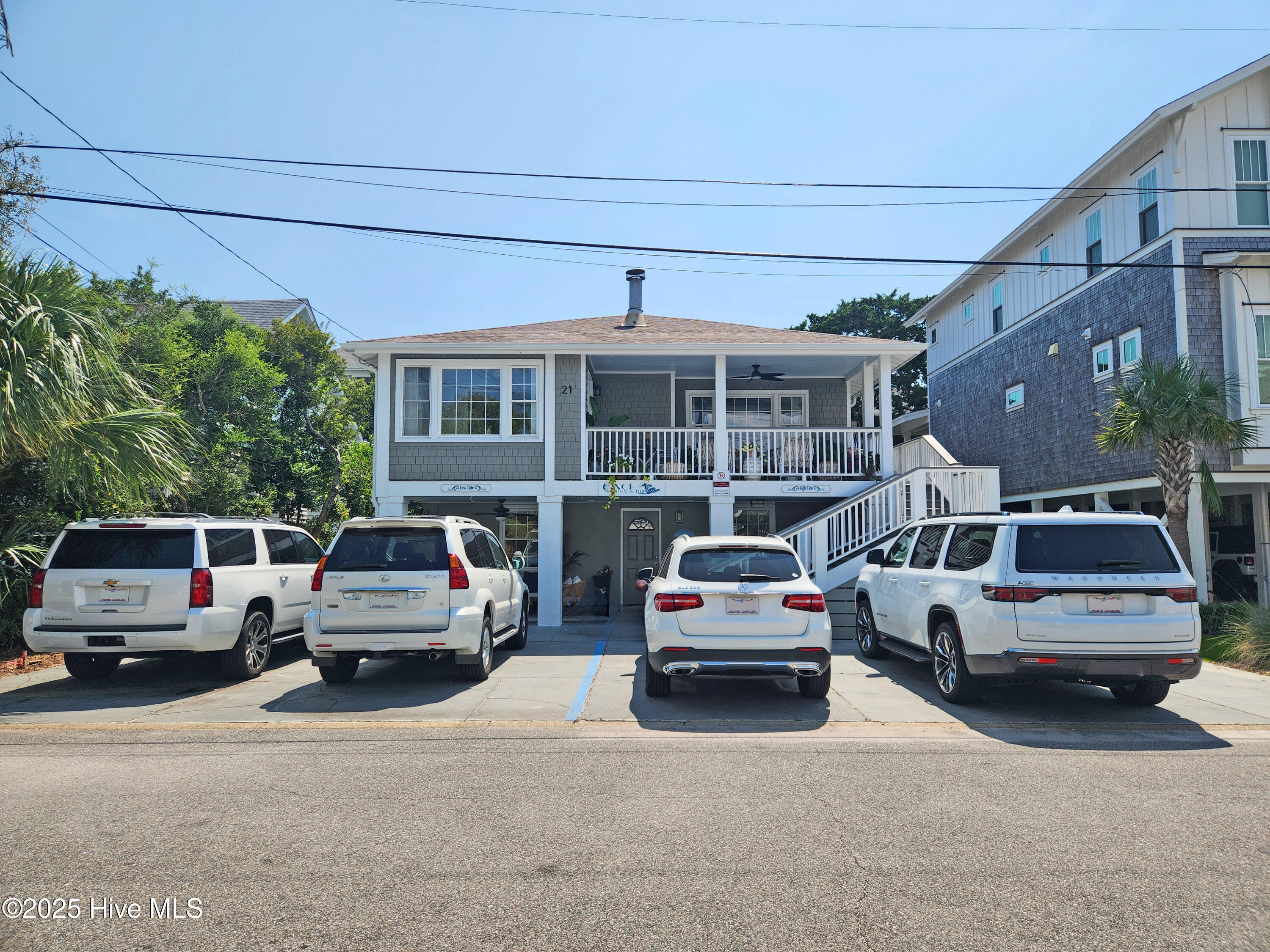 21 W Henderson Street A&B