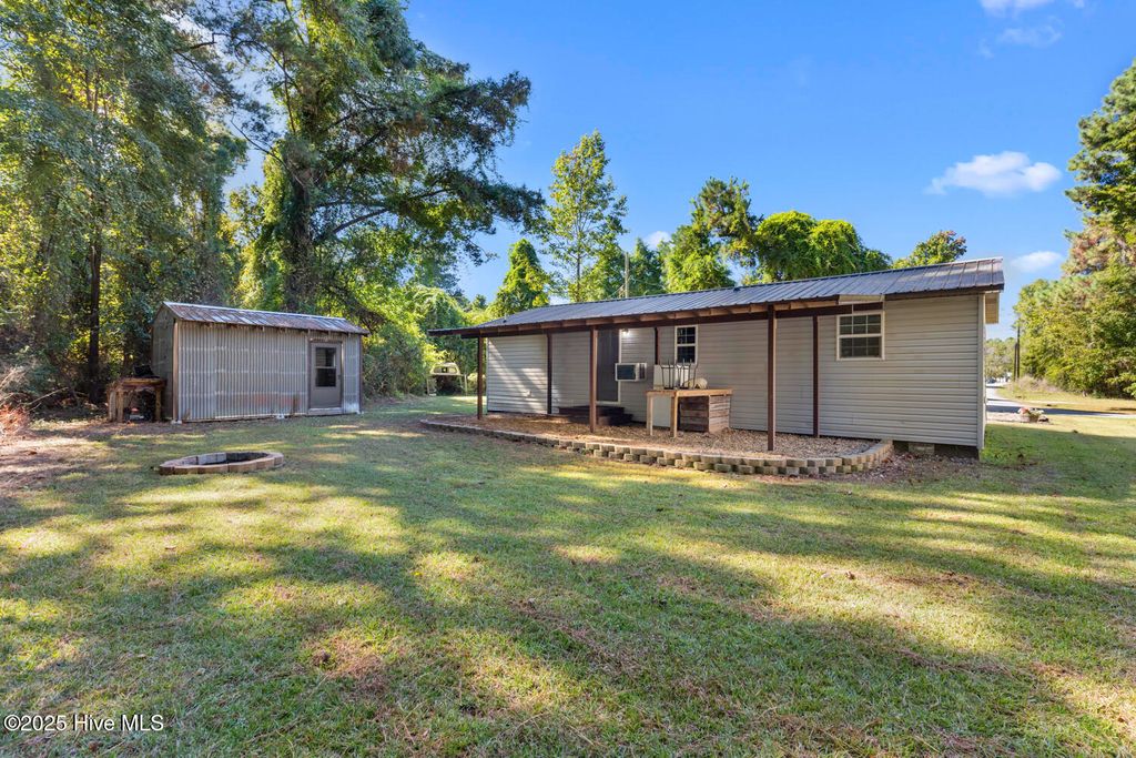 Photo of 137 Maypatch Road, Jacksonville, NC 28546 (MLS # 100537214)