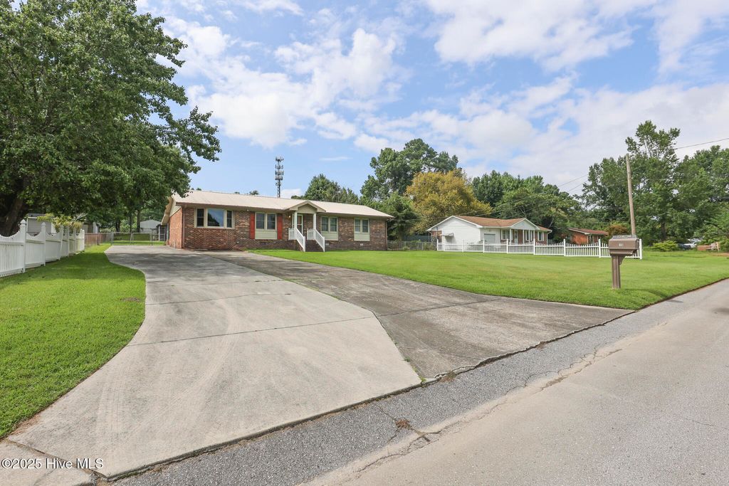 Photo of 16 Colonial Drive, Jacksonville, NC 28546 (MLS # 100524720)