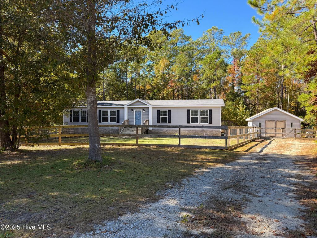 Photo of 906 W Belair Court, Rocky Point, NC 28457 (MLS # 100540094)