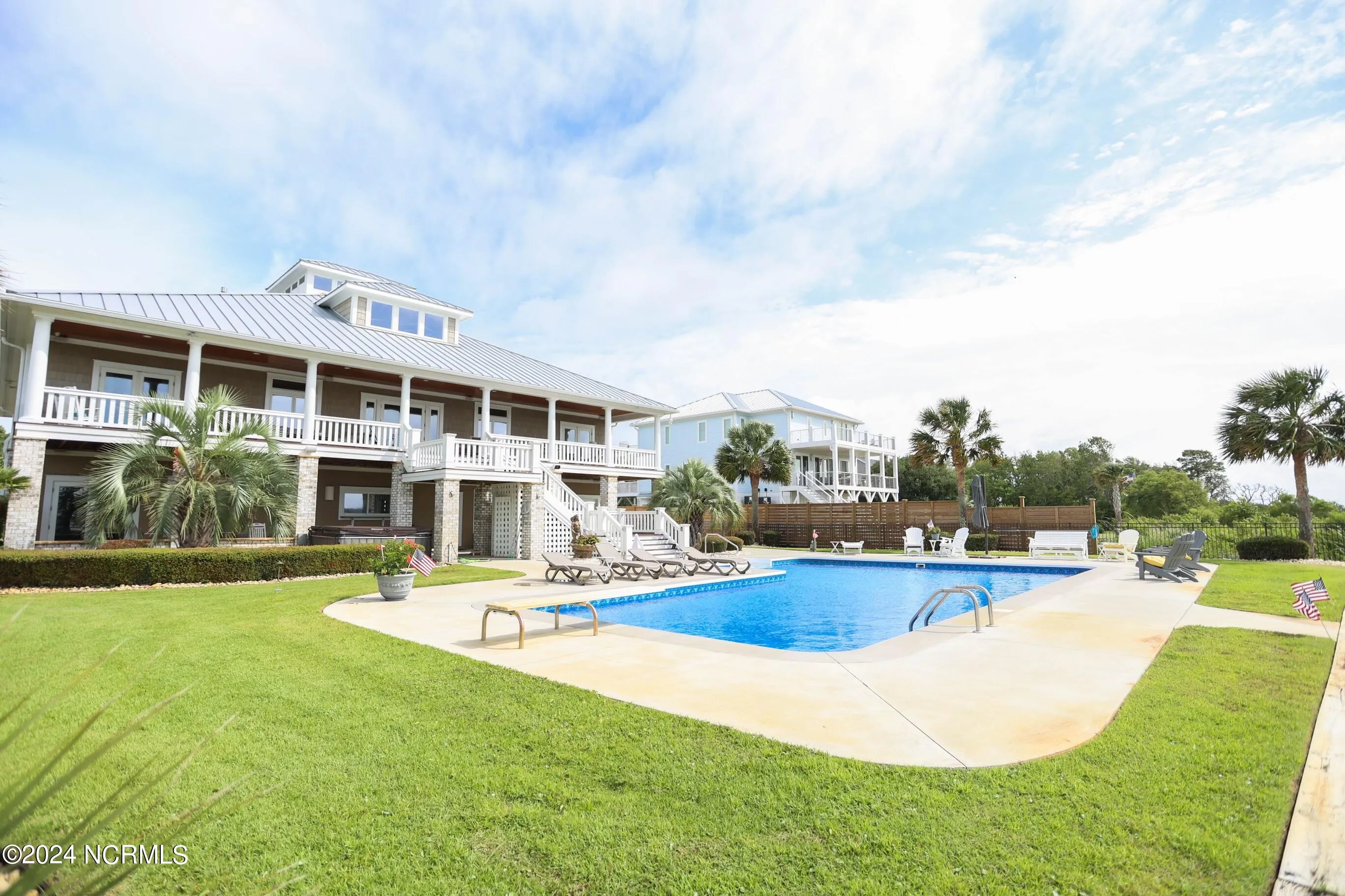 Hampstead, North Carolina 28443, United States, 4 Bedrooms Bedrooms, ,7 BathroomsBathrooms,Residential,Pending,52287