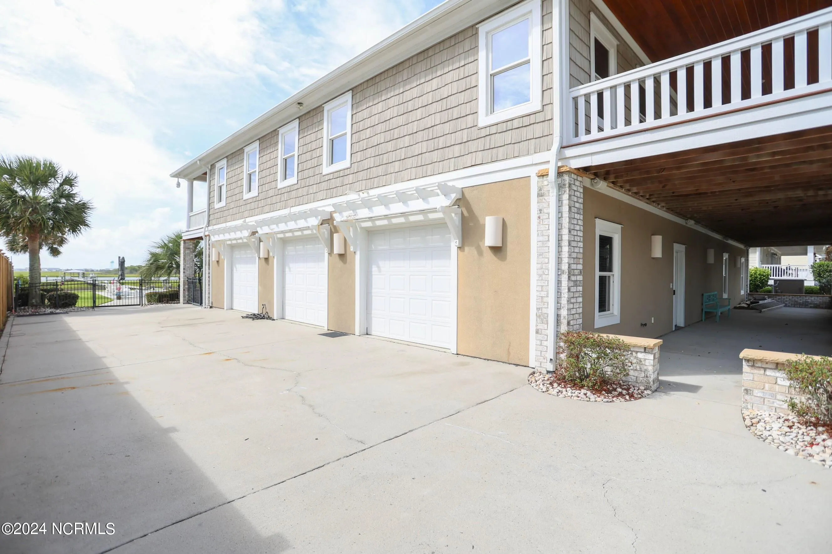 Hampstead, North Carolina 28443, United States, 4 Bedrooms Bedrooms, ,7 BathroomsBathrooms,Residential,Pending,52287