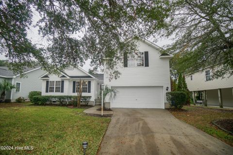 A home in Oak Island