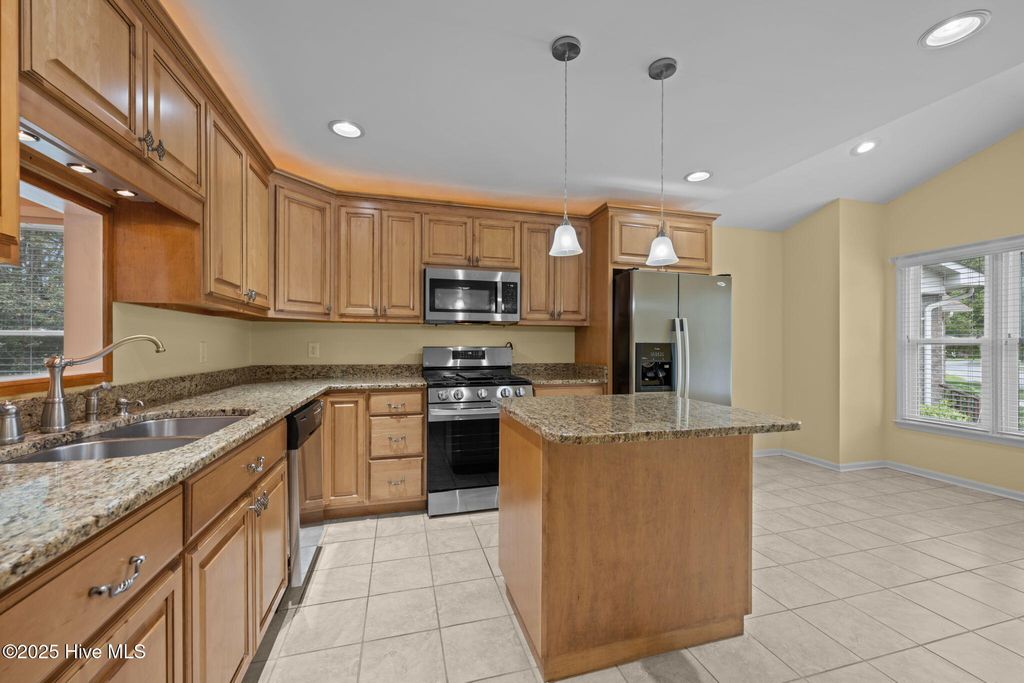 Photo of 122 Innisbrook Court, New Bern, NC 28562 (MLS # 100526801)