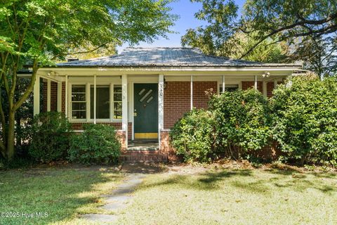 Photo of 440 N Ashe Street, Southern Pines, NC 28387 (MLS # 100538506) Photo of 440 N Ashe Street, Southern Pines, NC 28387 (MLS # 100538506)