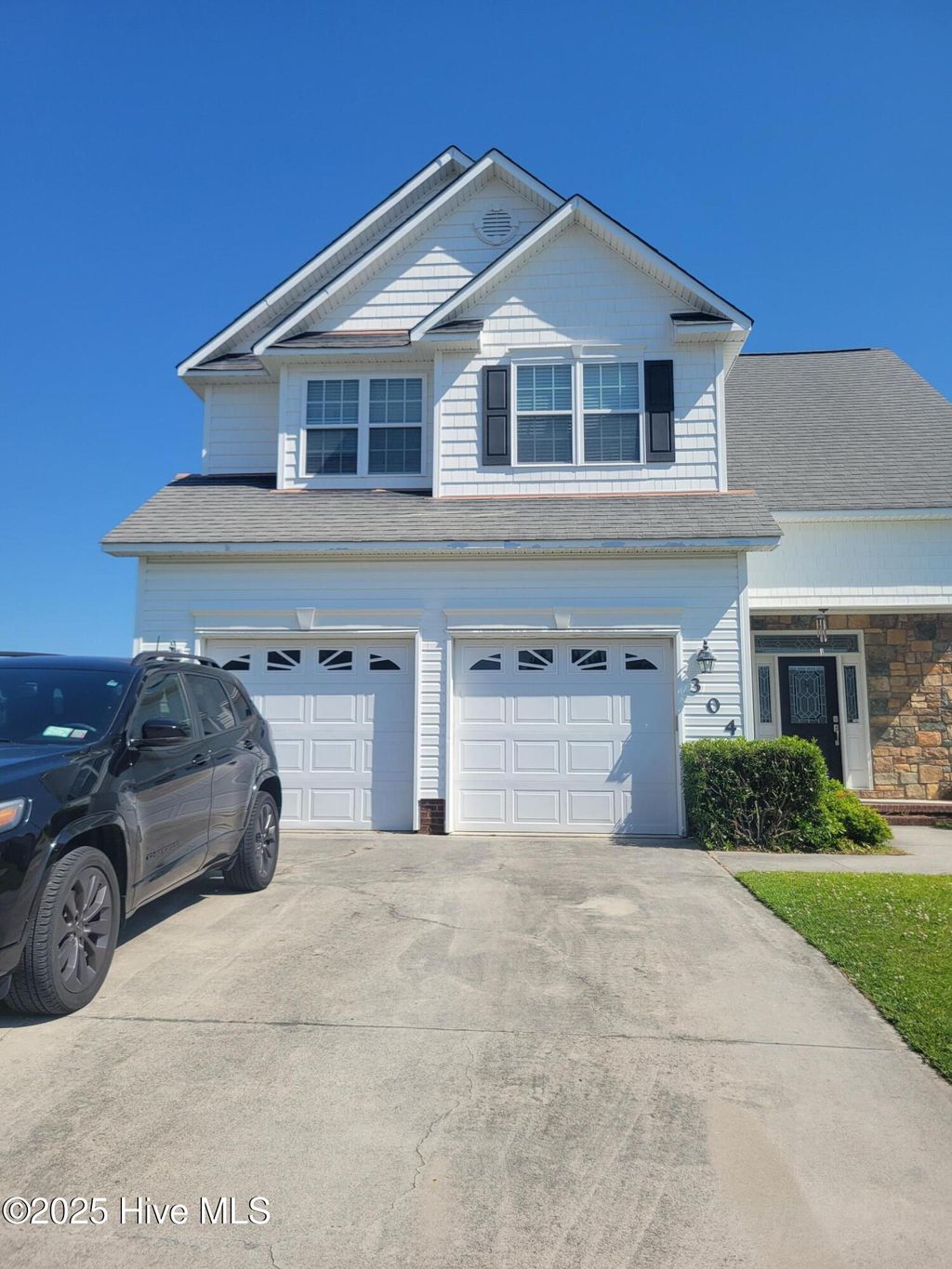 Photo of 304 Brunswick Drive, Jacksonville, NC 28546 (MLS # 100537987)