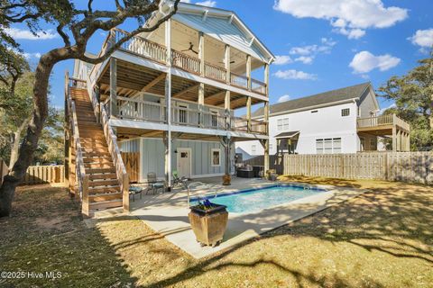 A home in Oak Island