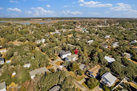 A home in Oak Island