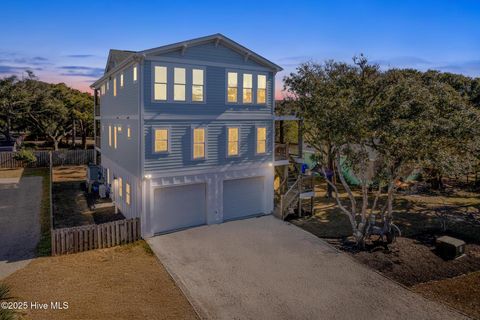 A home in Oak Island