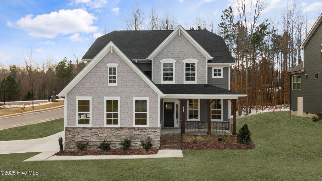 Photo of 386 Glade Drive, Aberdeen, NC 28315 (MLS # 100538230)