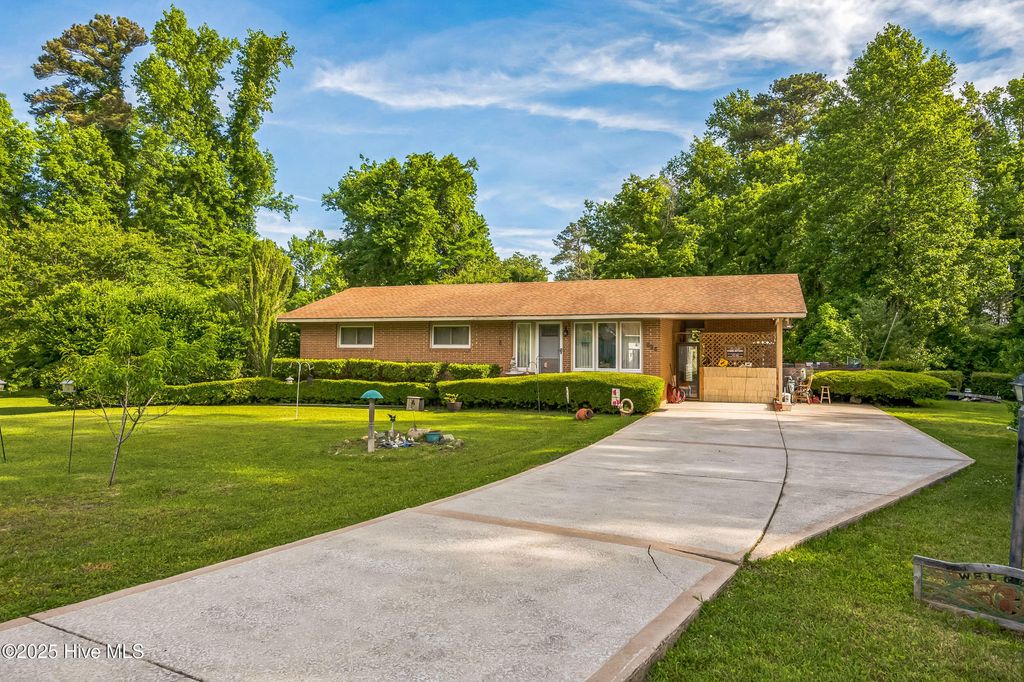Photo of 525 Edwards Road, Jacksonville, NC 28540 (MLS # 100507183)