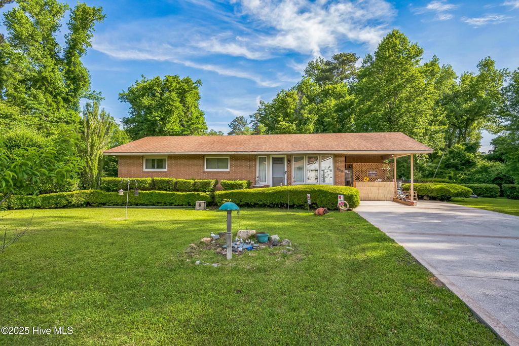 Photo of 525 Edwards Road, Jacksonville, NC 28540 (MLS # 100507183)