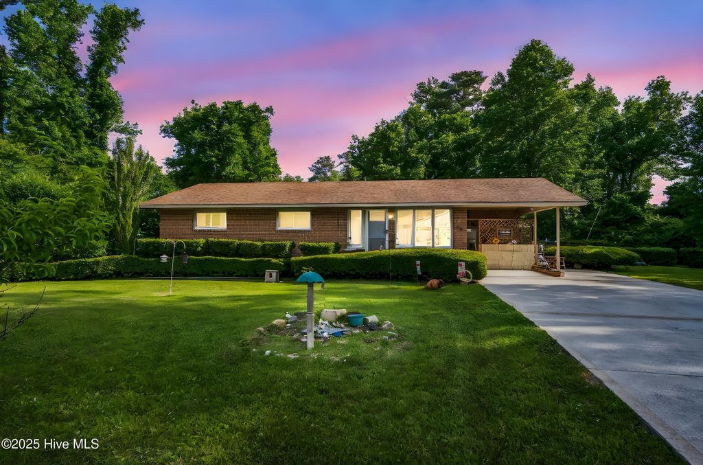 Photo of 525 Edwards Road, Jacksonville, NC 28540 (MLS # 100507183)