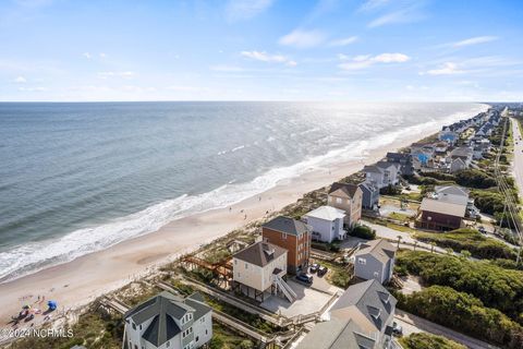 A home in North Topsail Beach