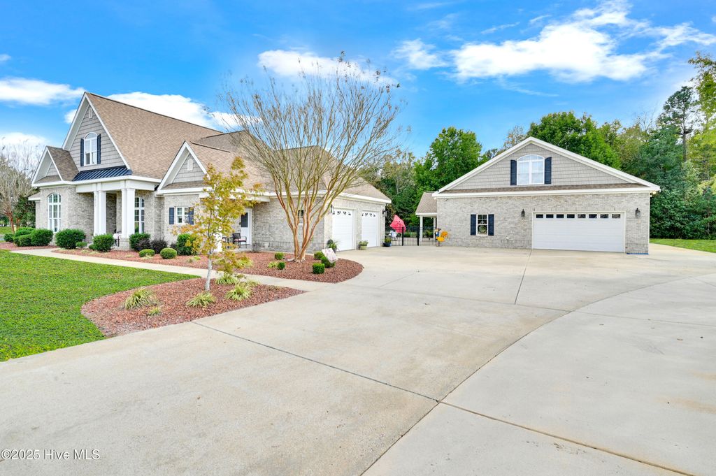 Photo of 2022 Jake Lane, Greenville, NC 27858 (MLS # 100535630)
