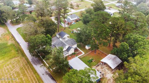 A home in Pollocksville