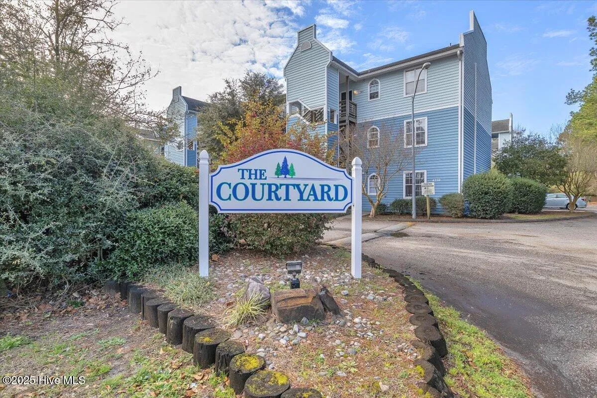 Wilmington, North Carolina 28403, United States, 2 Bedrooms Bedrooms, ,2 BathroomsBathrooms,Residential,Pending,84911