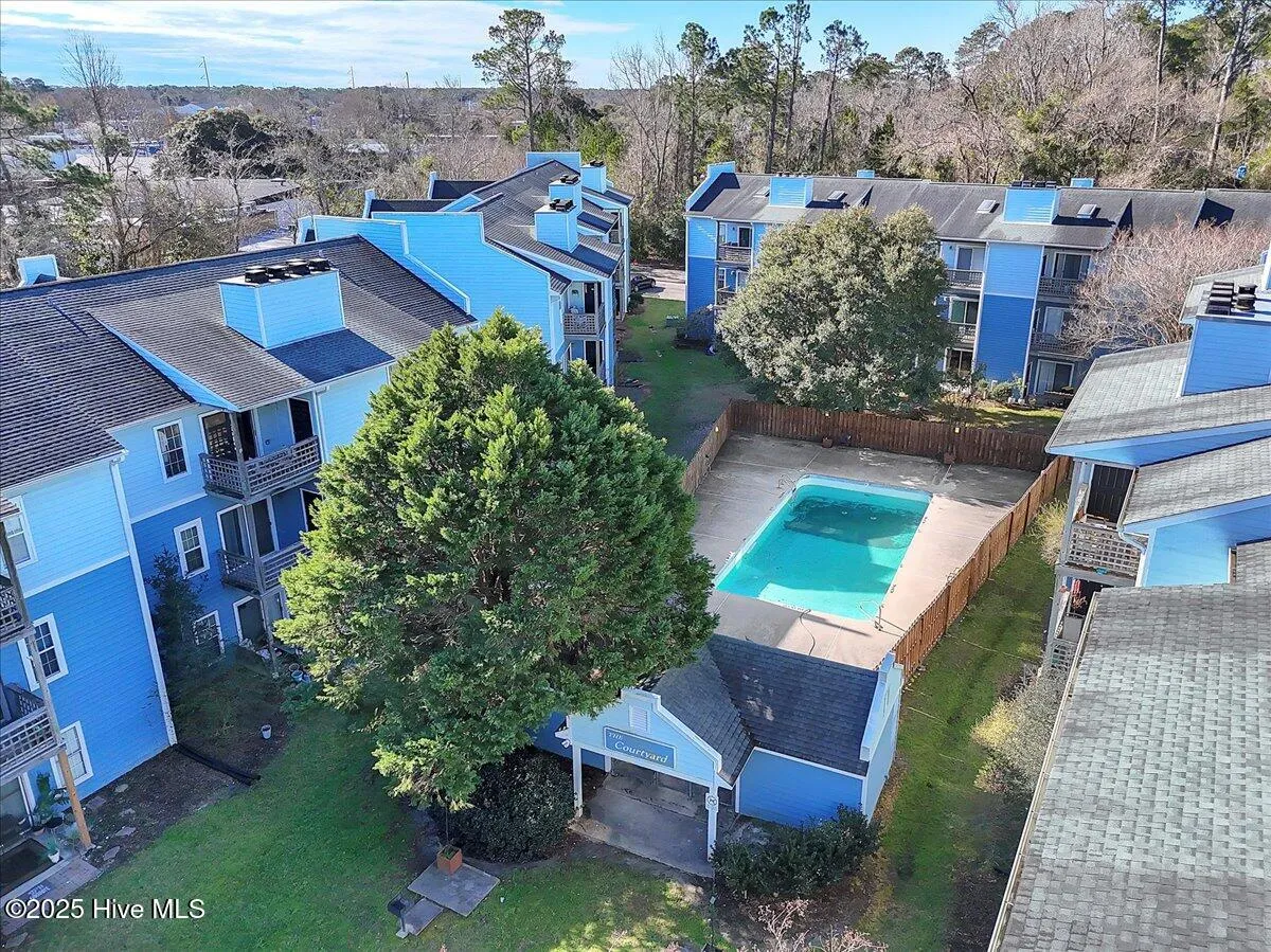 Wilmington, North Carolina 28403, United States, 2 Bedrooms Bedrooms, ,2 BathroomsBathrooms,Residential,Pending,84911