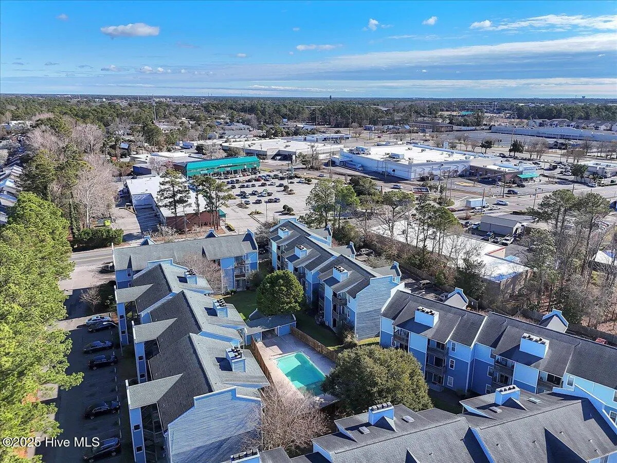 Wilmington, North Carolina 28403, United States, 2 Bedrooms Bedrooms, ,2 BathroomsBathrooms,Residential,Pending,84911