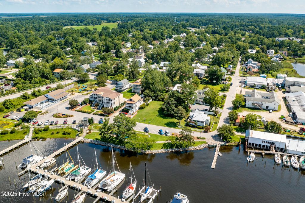 Photo of 518 Water Street #C26, Oriental, NC 28571 (MLS # 100530824)