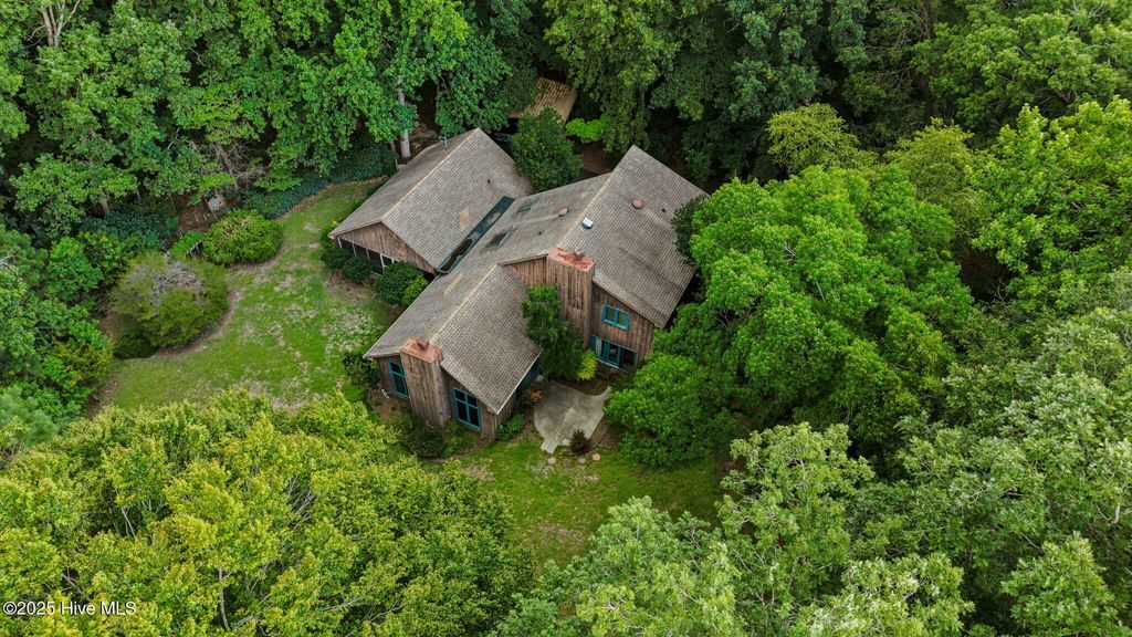 Photo of 449 Gatewood Drive, New Bern, NC 28562 (MLS # 100518738)