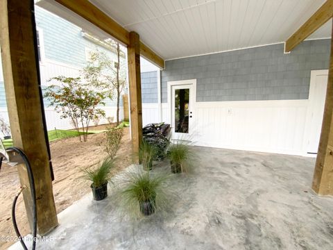 A home in Oak Island