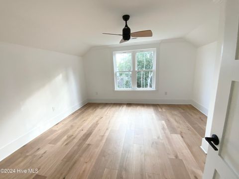 A home in Oak Island