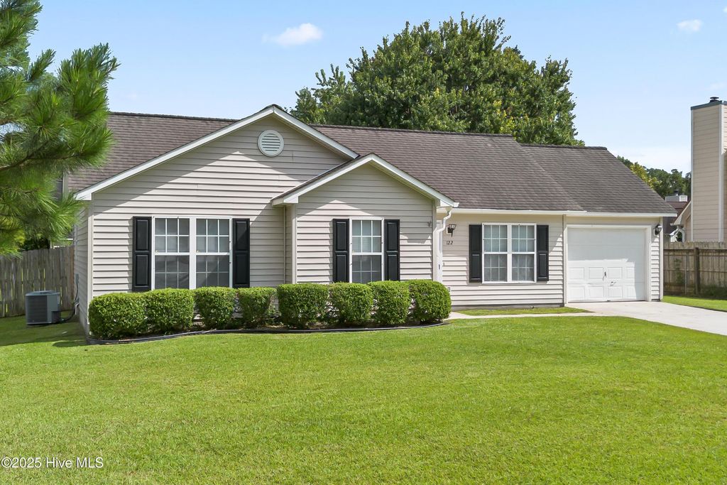 Photo of 122 Settlers Circle, Jacksonville, NC 28546 (MLS # 100526761)